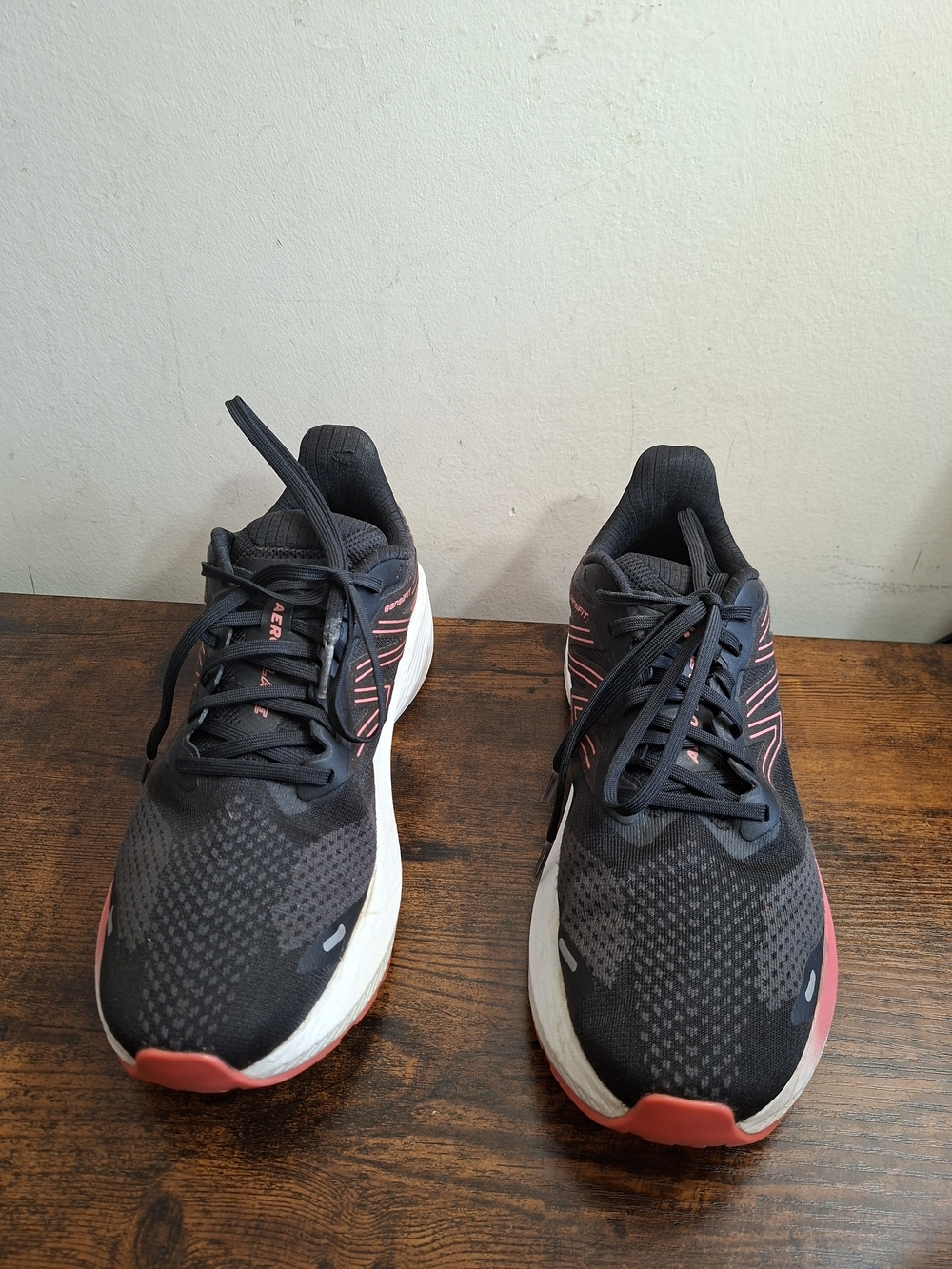 Salomon Aero Blaze Cantaloupe/Black Running Shoes Sneakers Women's Size 9.5
